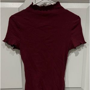Maroon woman’s t shirt